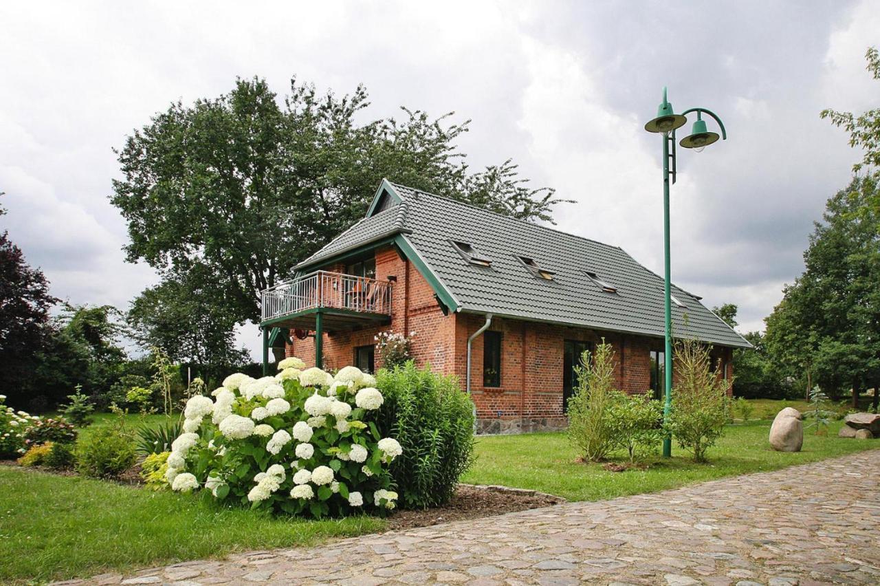 Ferienhaus Seeadler Am Duemmer See In Duemmer Exteriör bild